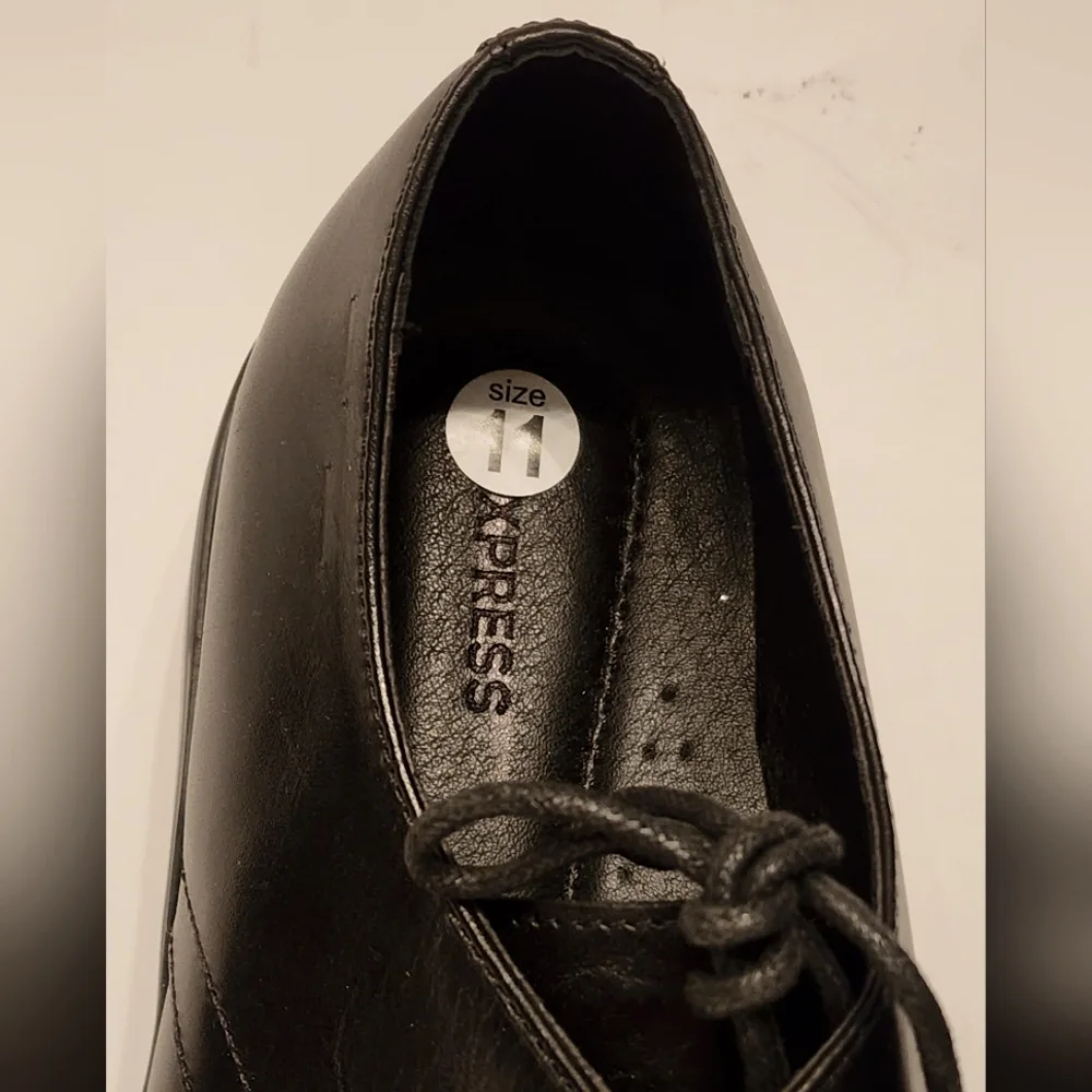 EXPRESS Men's Black Lace Up Polished Leather Dress Shoes Sz US 11